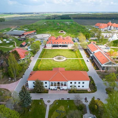 Hungarikum Hotel Lakitelek Esterno foto