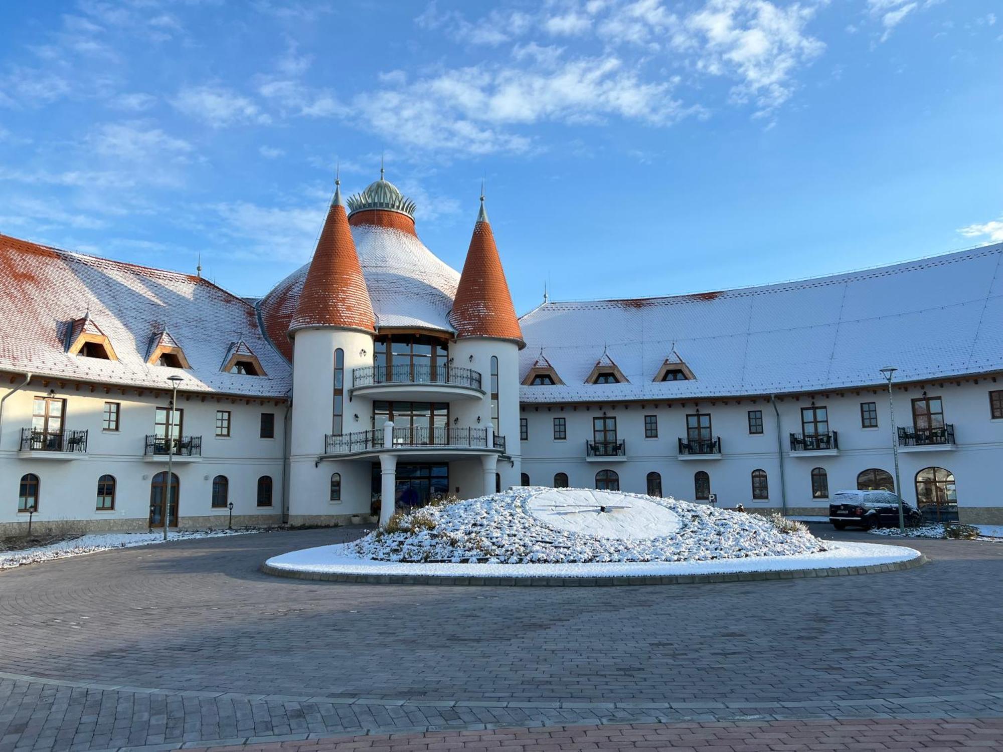 Hungarikum Hotel Lakitelek Esterno foto