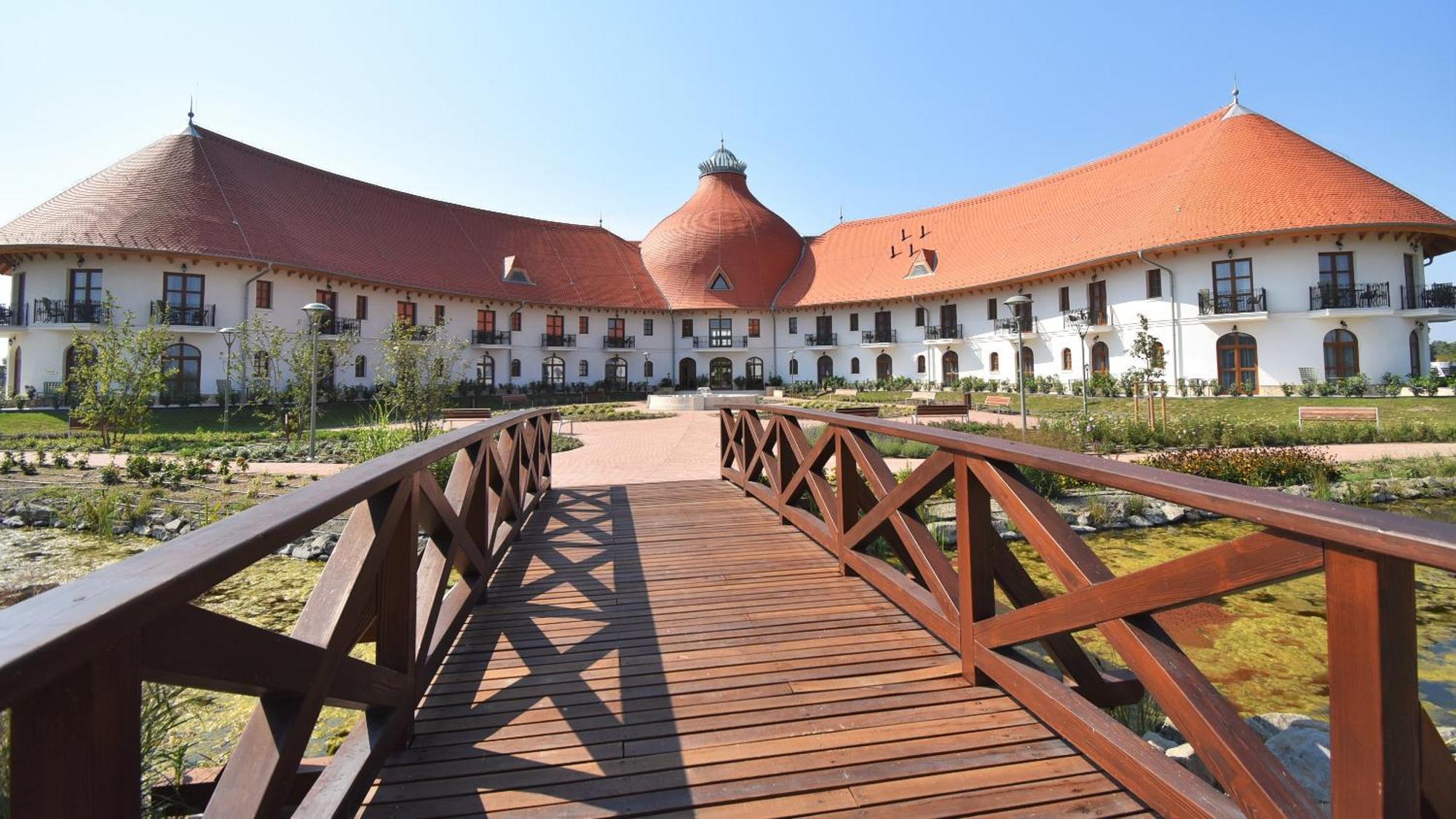 Hungarikum Hotel Lakitelek Esterno foto